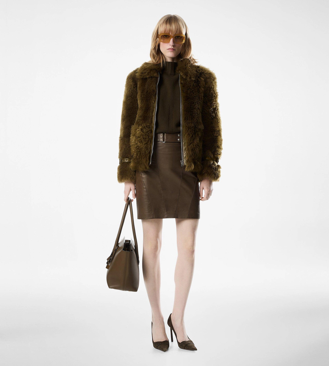 GIACCONE IN SHEARLING CON DETTAGLI IN PELLE GIACCONE IN SHEARLING CON DETTAGLI IN PELLE