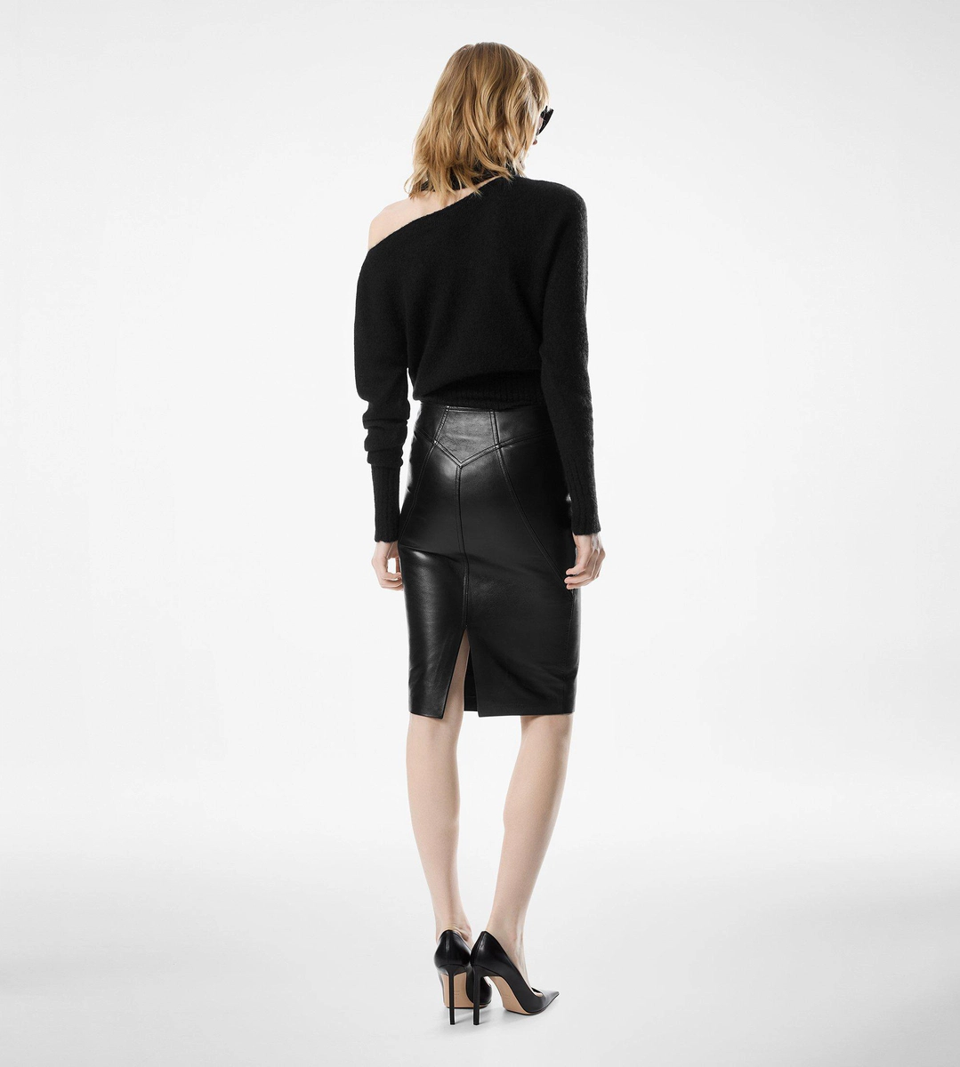 GONNA IN PELLE CON ZIP DIAGONALE LUNGA AL GINOCCHIO GONNA IN PELLE CON ZIP DIAGONALE LUNGA AL GINOCCHIO