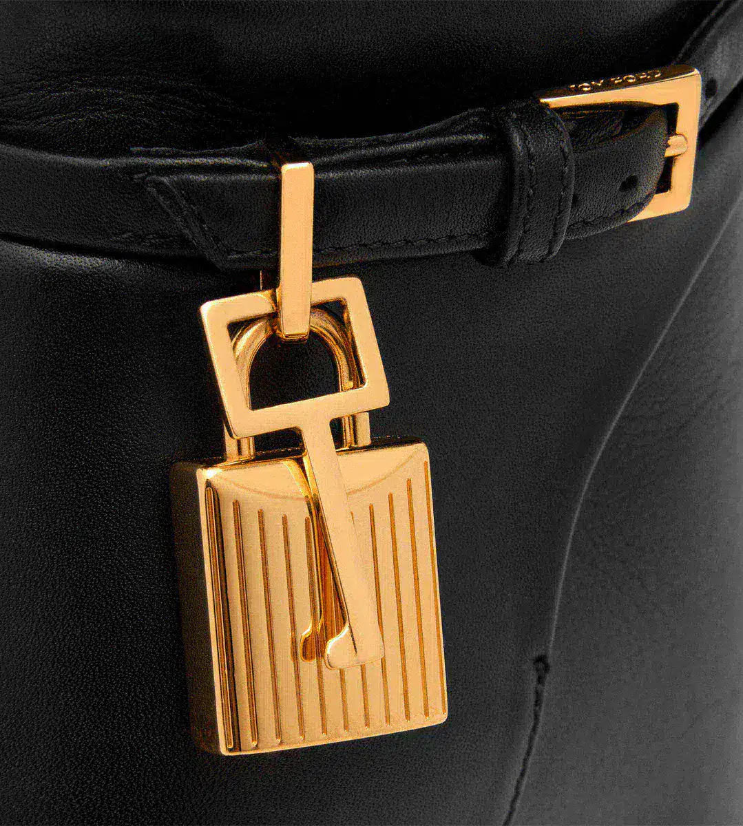 STIVALE CON LUCCHETTO IN PELLE STIVALE CON LUCCHETTO IN PELLE