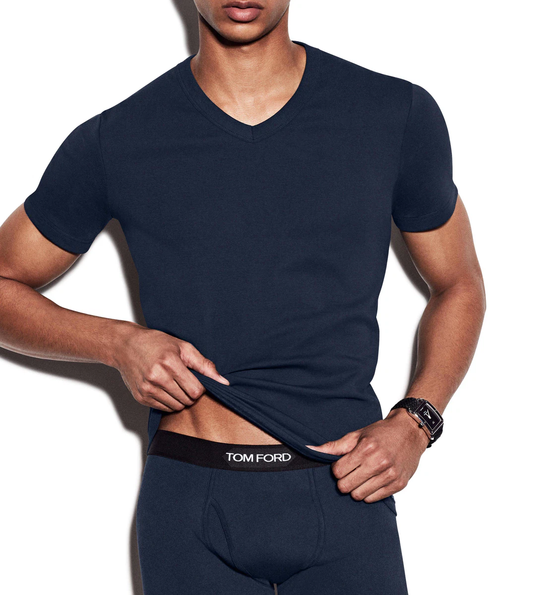 T-SHIRT IN COTONE CON SCOLLO A V T-SHIRT IN COTONE CON SCOLLO A V